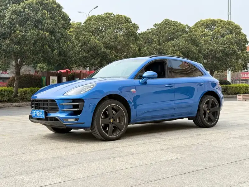 Porsche Macan, 2015