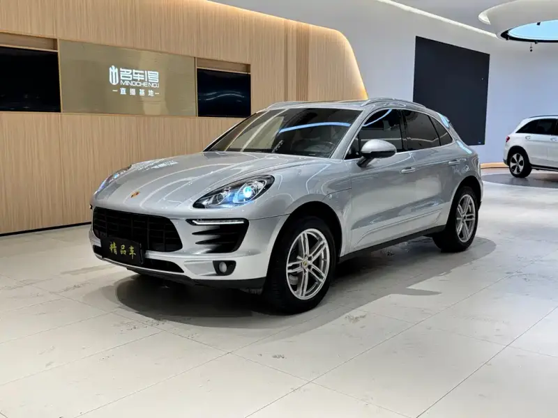 Porsche Macan, 2015