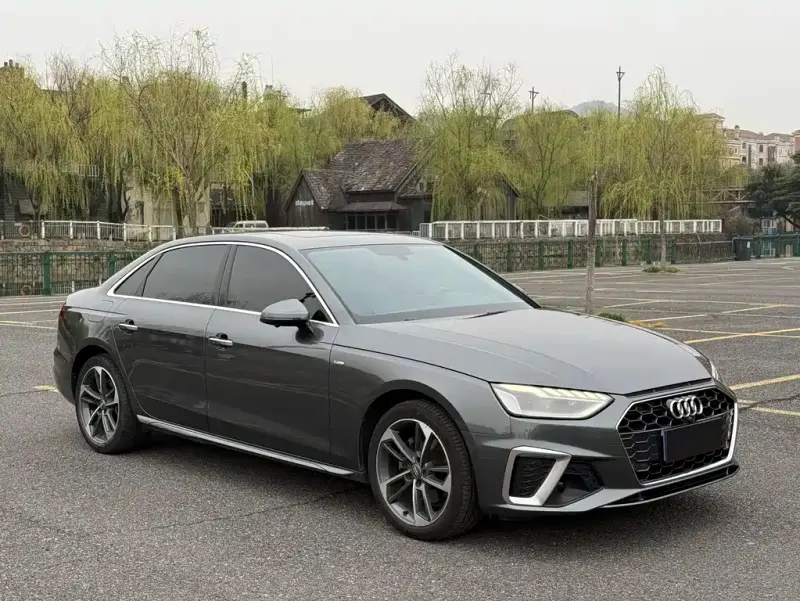 Audi A4L, 2021