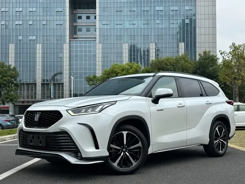 Toyota Crown Kluger, 2024