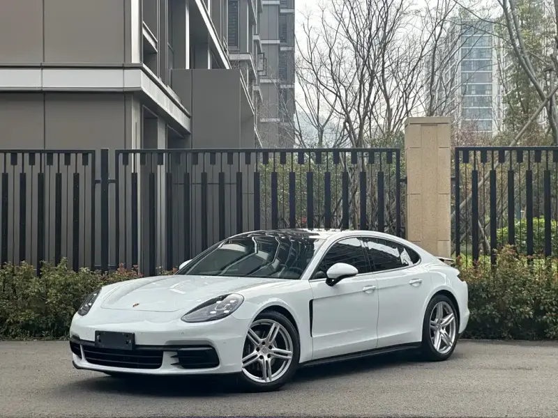 Porsche Panamera, 2018