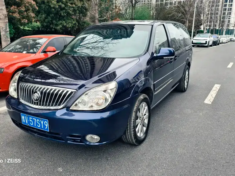 Buick GL8, 2015
