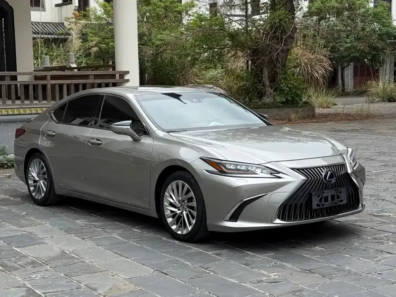 Lexus ES, 2020