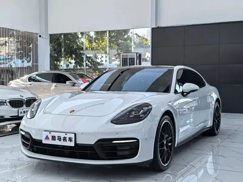 Porsche Panamera, 2023