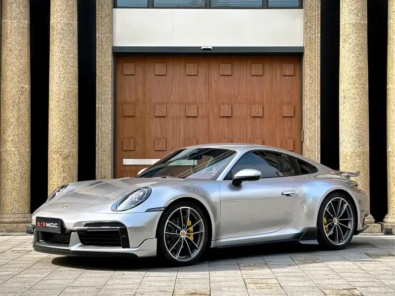 Porsche 911, 2025