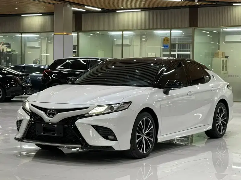 Toyota Camry, 2019