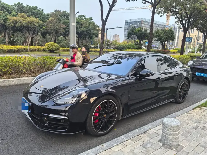 Porsche Panamera, 2023