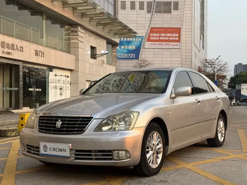 Toyota Crown, 2005