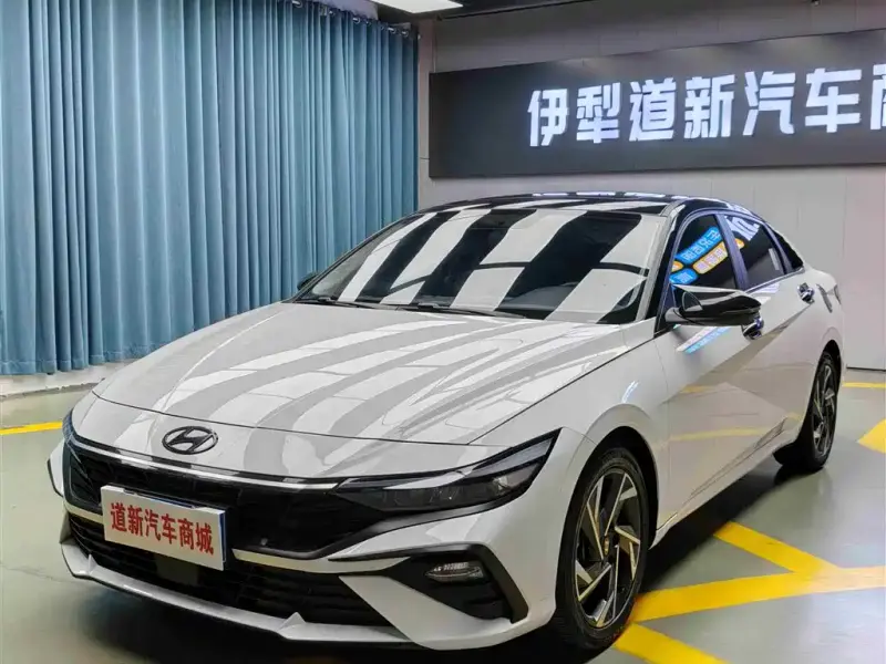 Hyundai Elantra, 2024