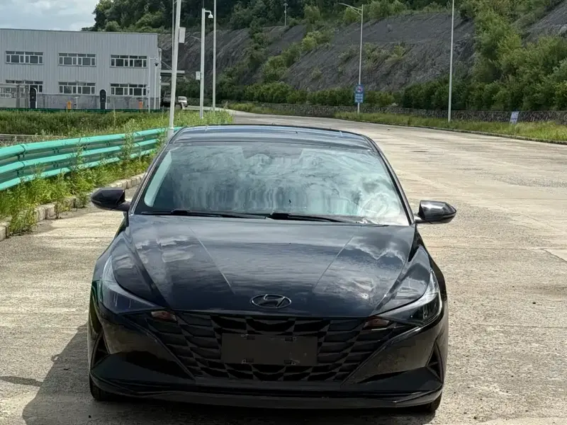 Hyundai Elantra, 2022