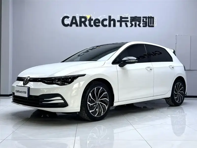 Volkswagen Golf, 2025