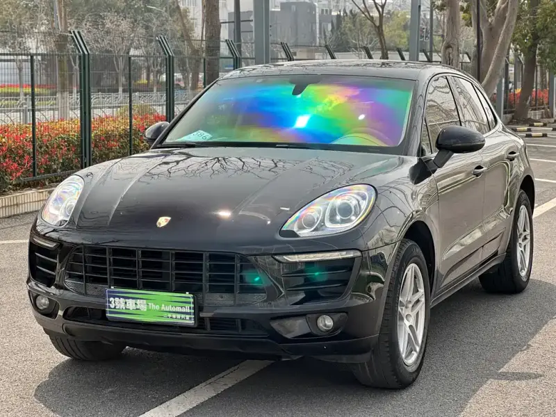 Porsche Macan, 2015