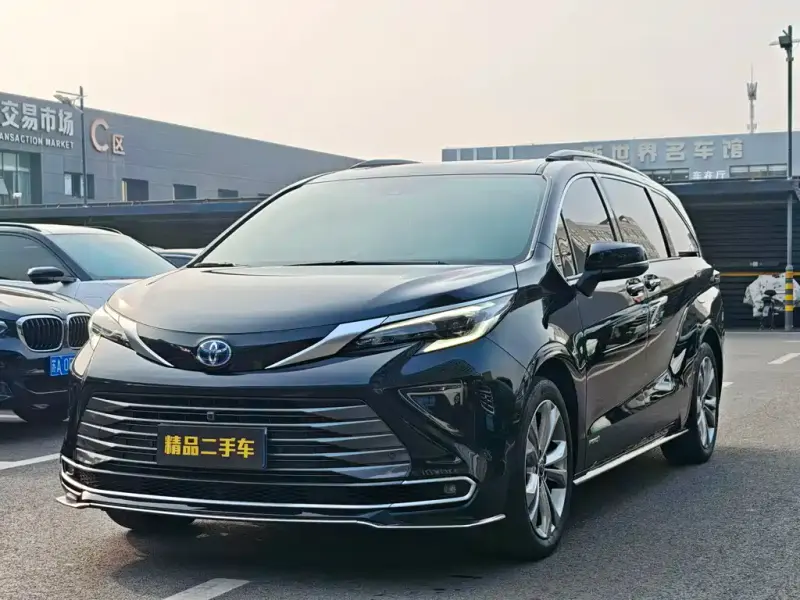 Toyota Sienna, 2024