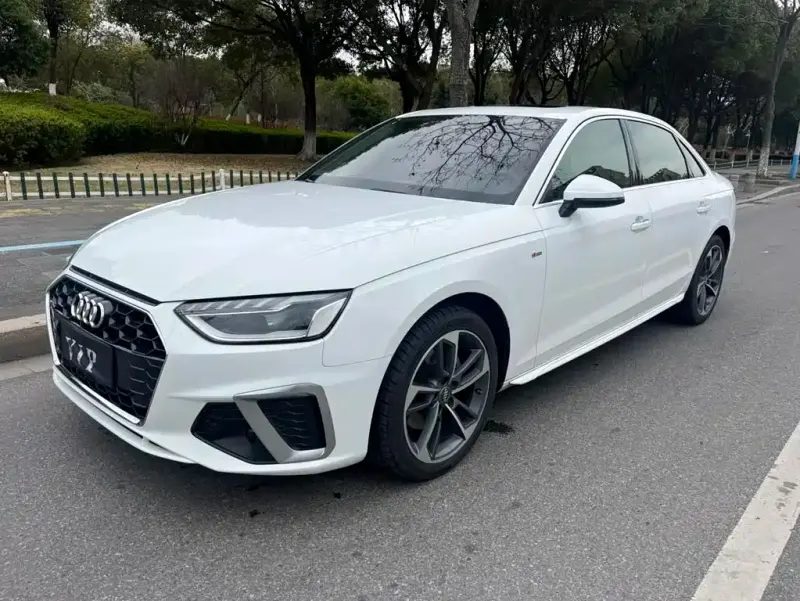 Audi A4L, 2021