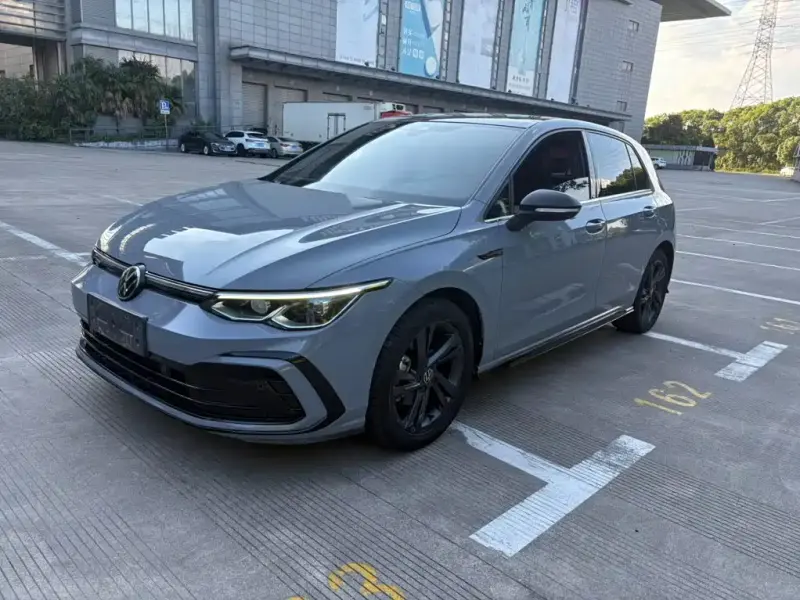 Volkswagen Golf, 2022