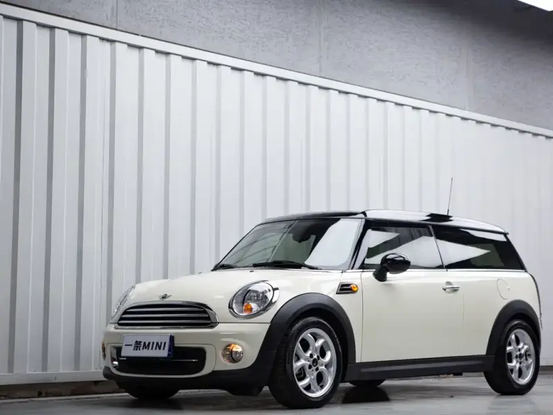 MINI Clubman, 2013