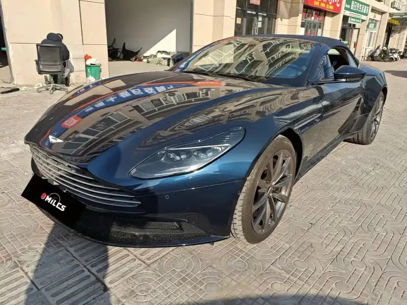 Aston Martin DB11, 2021