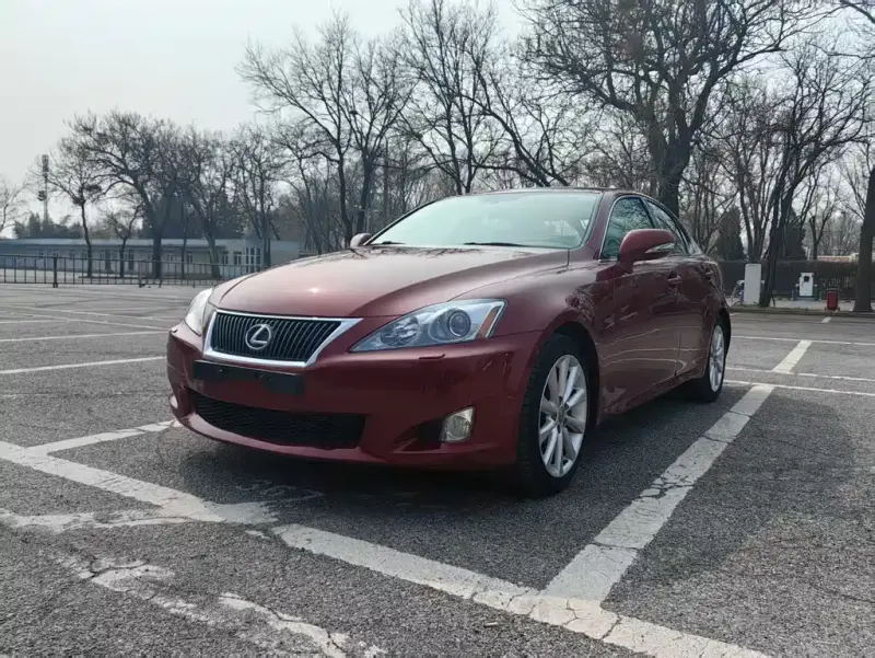 Lexus IS, 2010