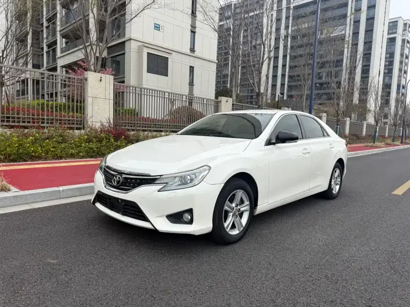 Toyota Reiz, 2015