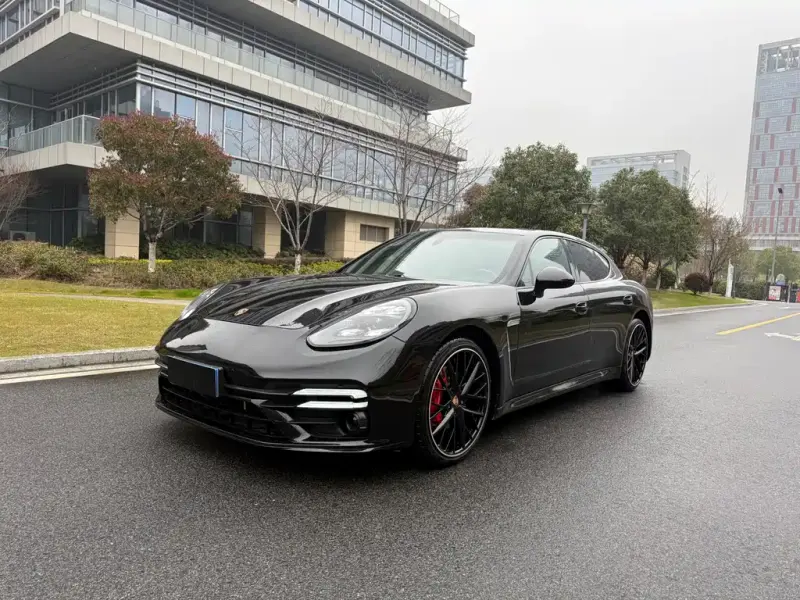 Porsche Panamera, 2011