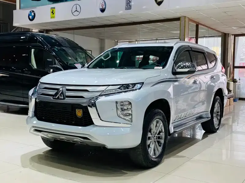 Mitsubishi Pajero Sport (Import), 2020