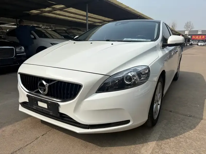 Volvo V40, 2017