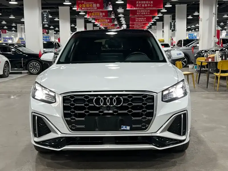 Audi Q2L, 2022