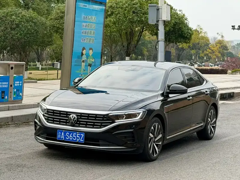 Volkswagen Passat, 2022