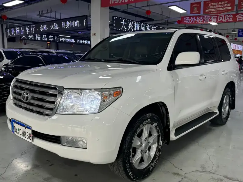 Toyota Land Cruiser, 2011