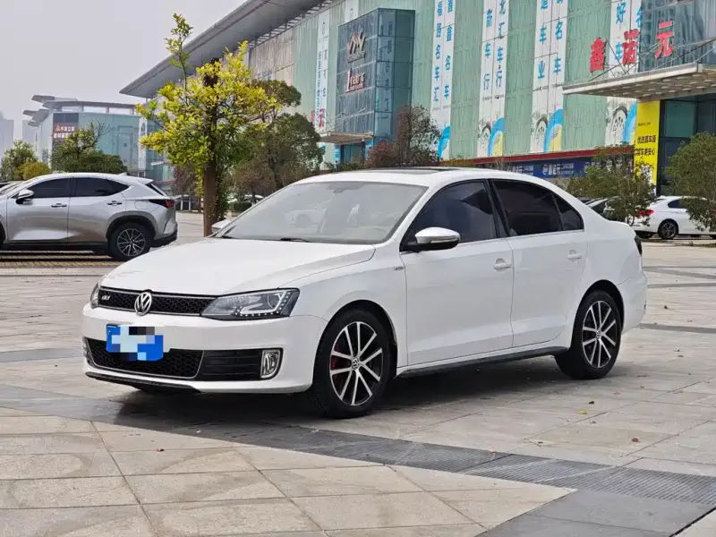 Volkswagen Sagitar, 2015