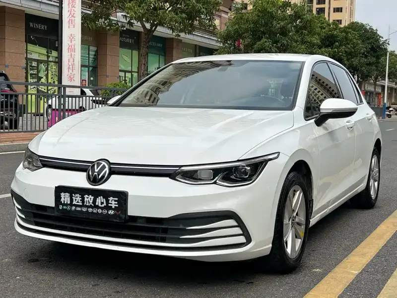 Volkswagen Golf, 2023