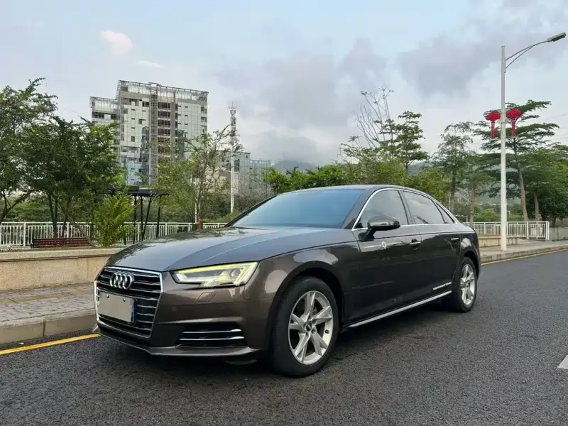 Audi A4L, 2018