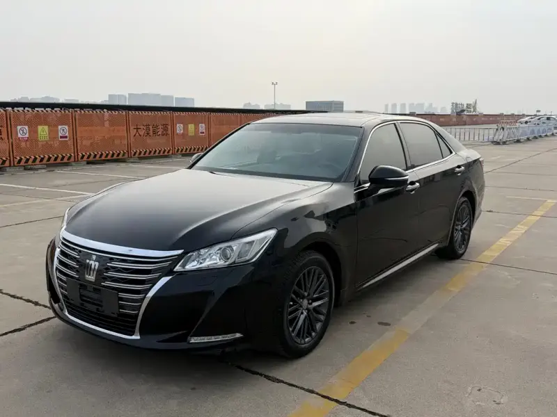 Toyota Crown, 2017