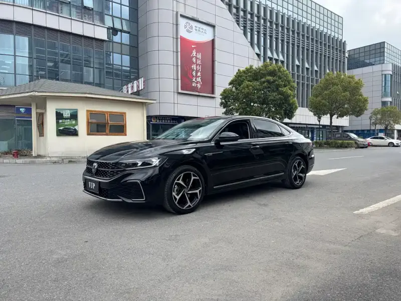 Volkswagen Passat, 2023