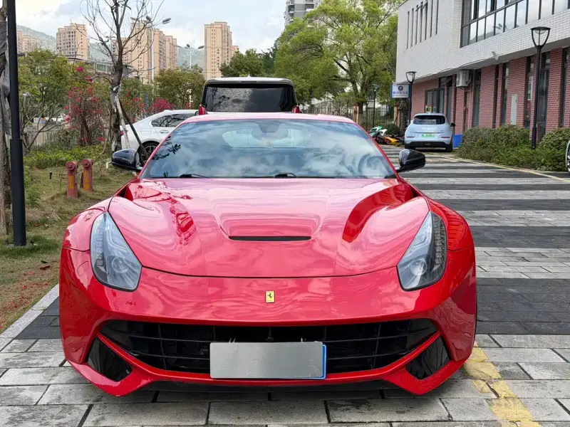 Ferrari F12berlinetta, 2013