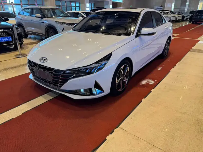 Hyundai Elantra, 2023