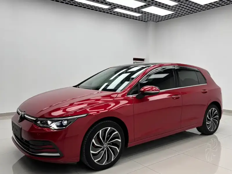 Volkswagen Golf, 2023
