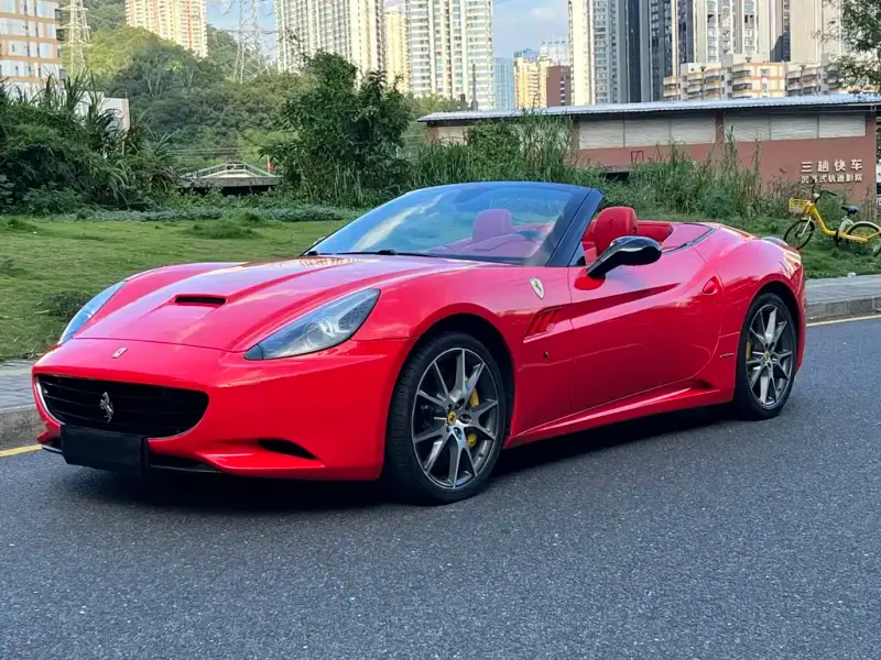 Ferrari California T, 2011