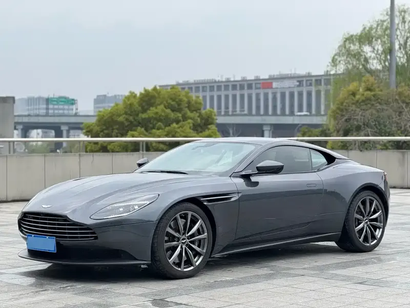 Aston Martin DB11, 2020
