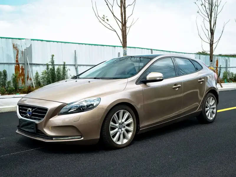 Volvo V40, 2016