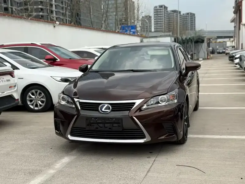 Lexus CT, 2016
