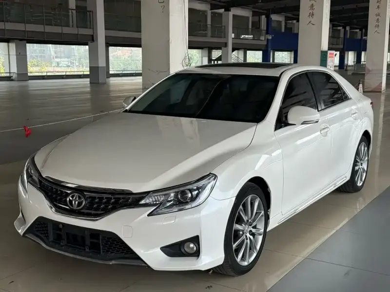 Toyota Reiz, 2015
