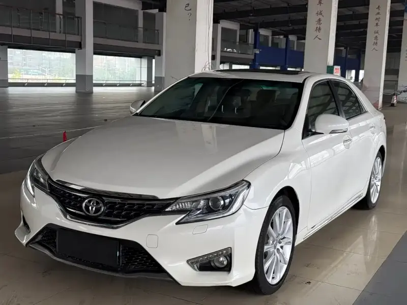 Toyota Reiz, 2015