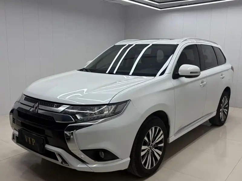 Mitsubishi Outlander, 2022