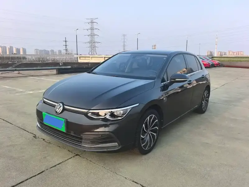 Volkswagen Golf, 2022