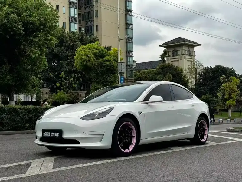 Tesla Model 3, 2021