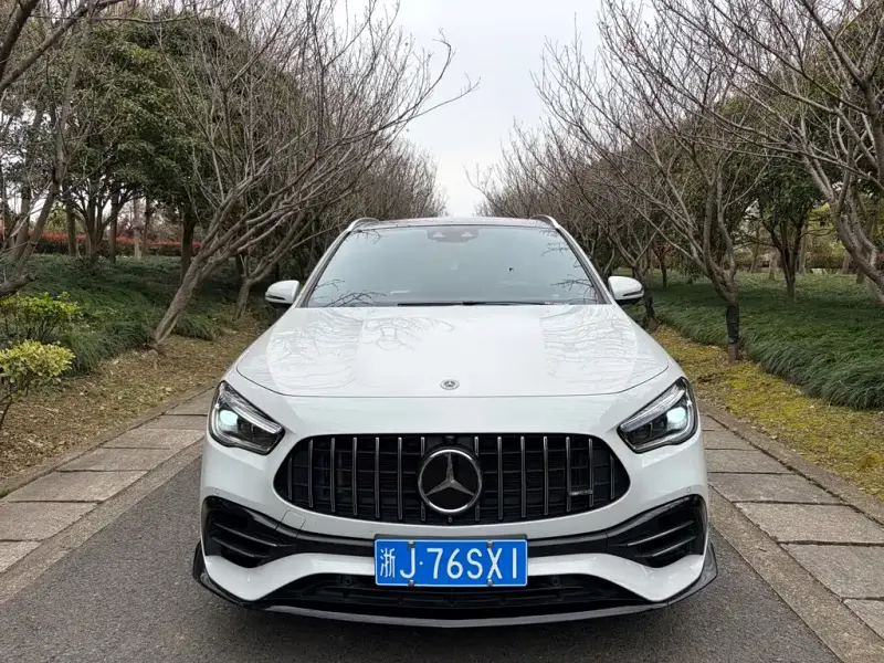 Mercedes-Benz GLA AMG, 2023