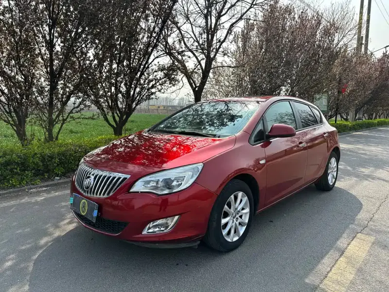 Buick Excelle, 2013