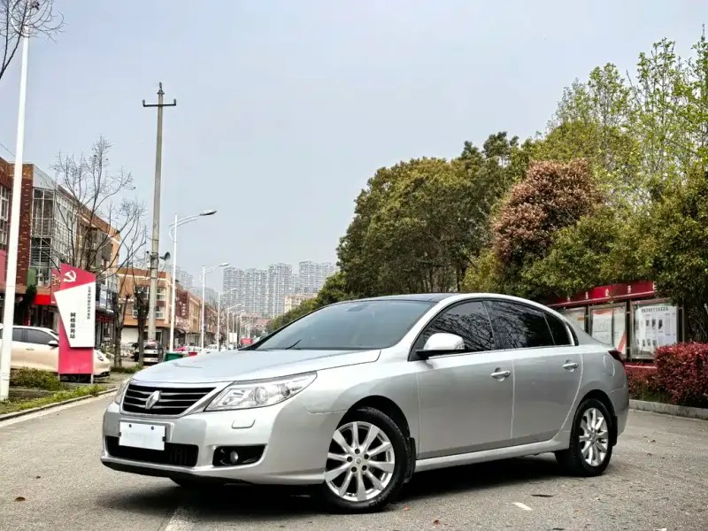 Renault Latitude, 2012