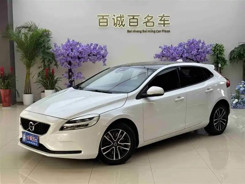 Volvo V40, 2016